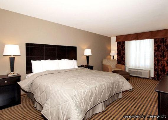 Comfort Inn & Suites Near Bethel College Newton Quarto foto