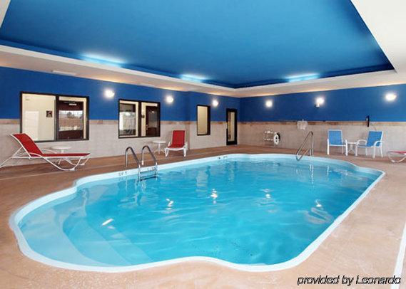 Comfort Inn & Suites Near Bethel College Newton Instalações foto